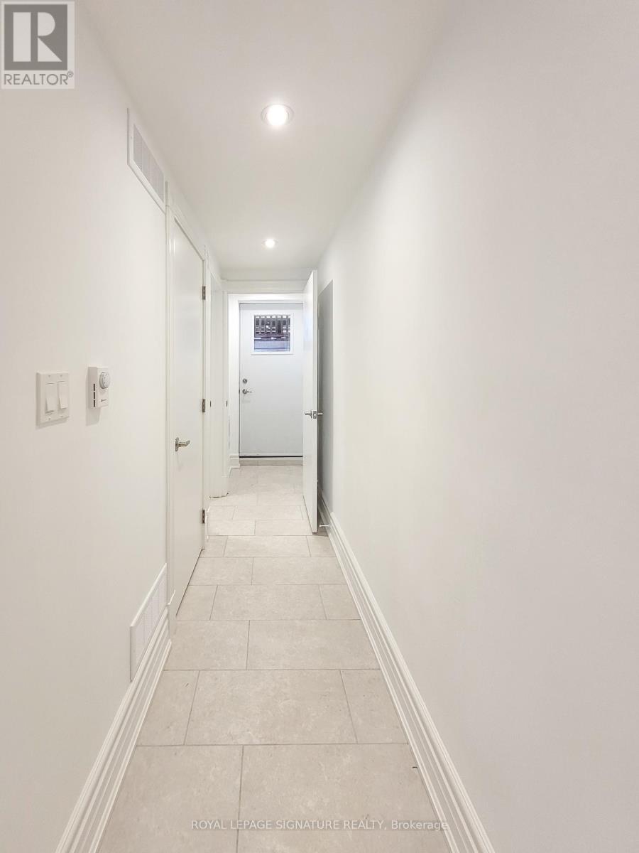 Lower - 18 Coxwell Avenue, Toronto, Ontario  M4L 3A7 - Photo 15 - E12208860