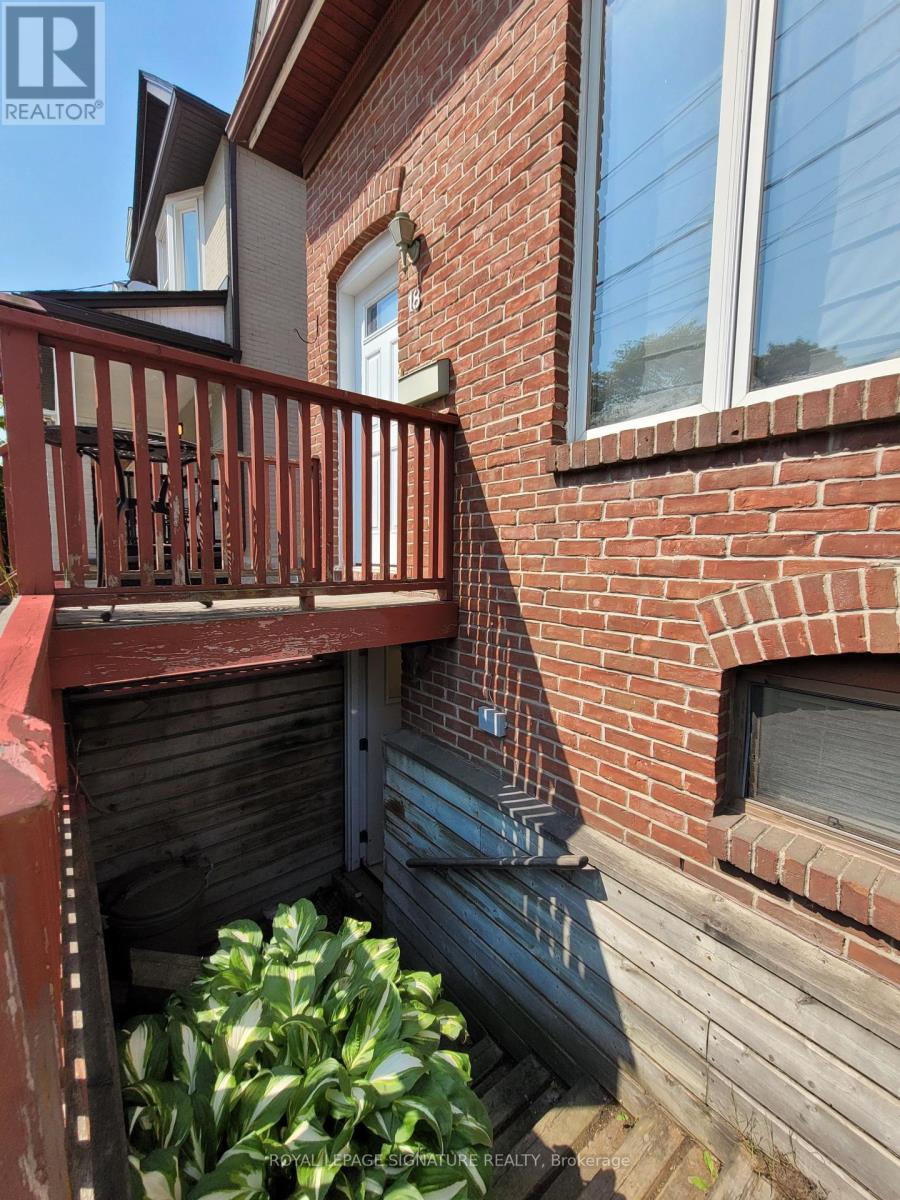 Lower - 18 Coxwell Avenue, Toronto, Ontario  M4L 3A7 - Photo 17 - E12208860