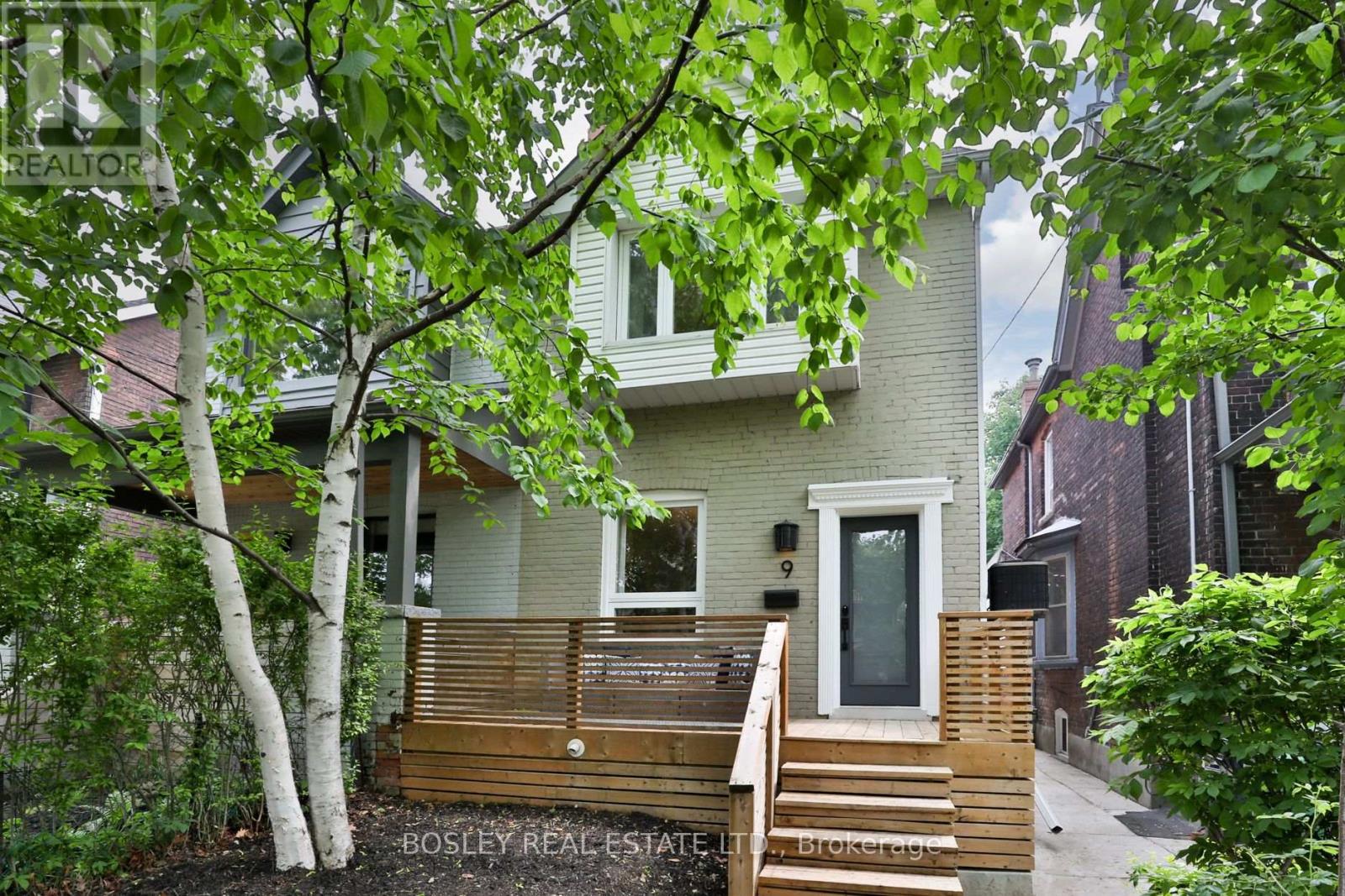 9 PRUST AVENUE, Toronto, Ontario