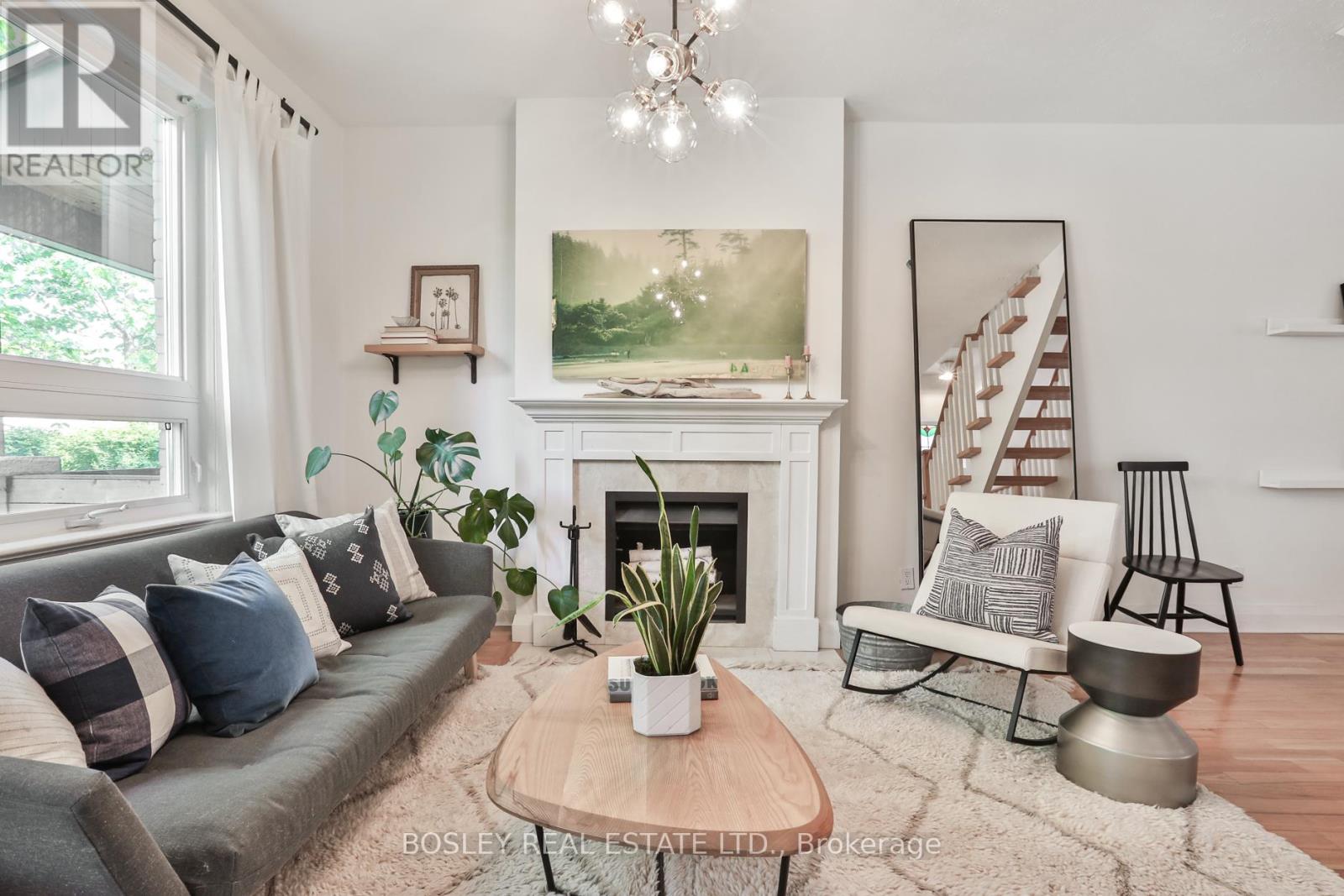 9 Prust Avenue, Toronto (South Riverdale), Ontario  M4L 2M7 - Photo 3 - E12208926
