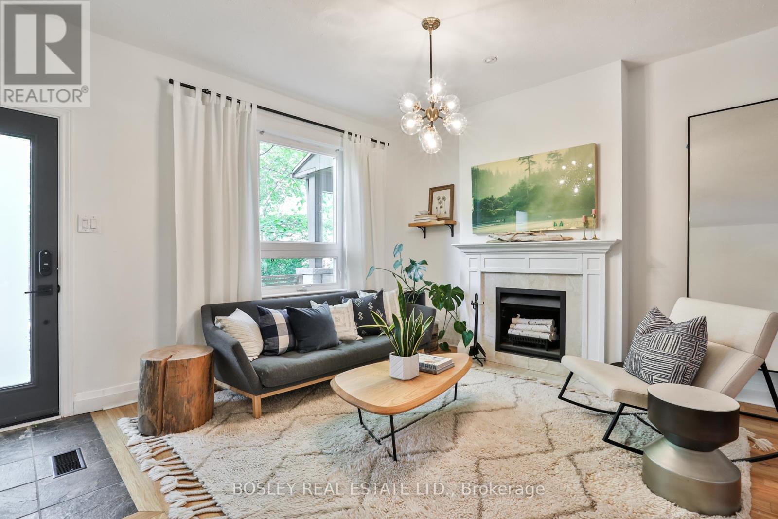 9 Prust Avenue, Toronto (South Riverdale), Ontario  M4L 2M7 - Photo 4 - E12208926