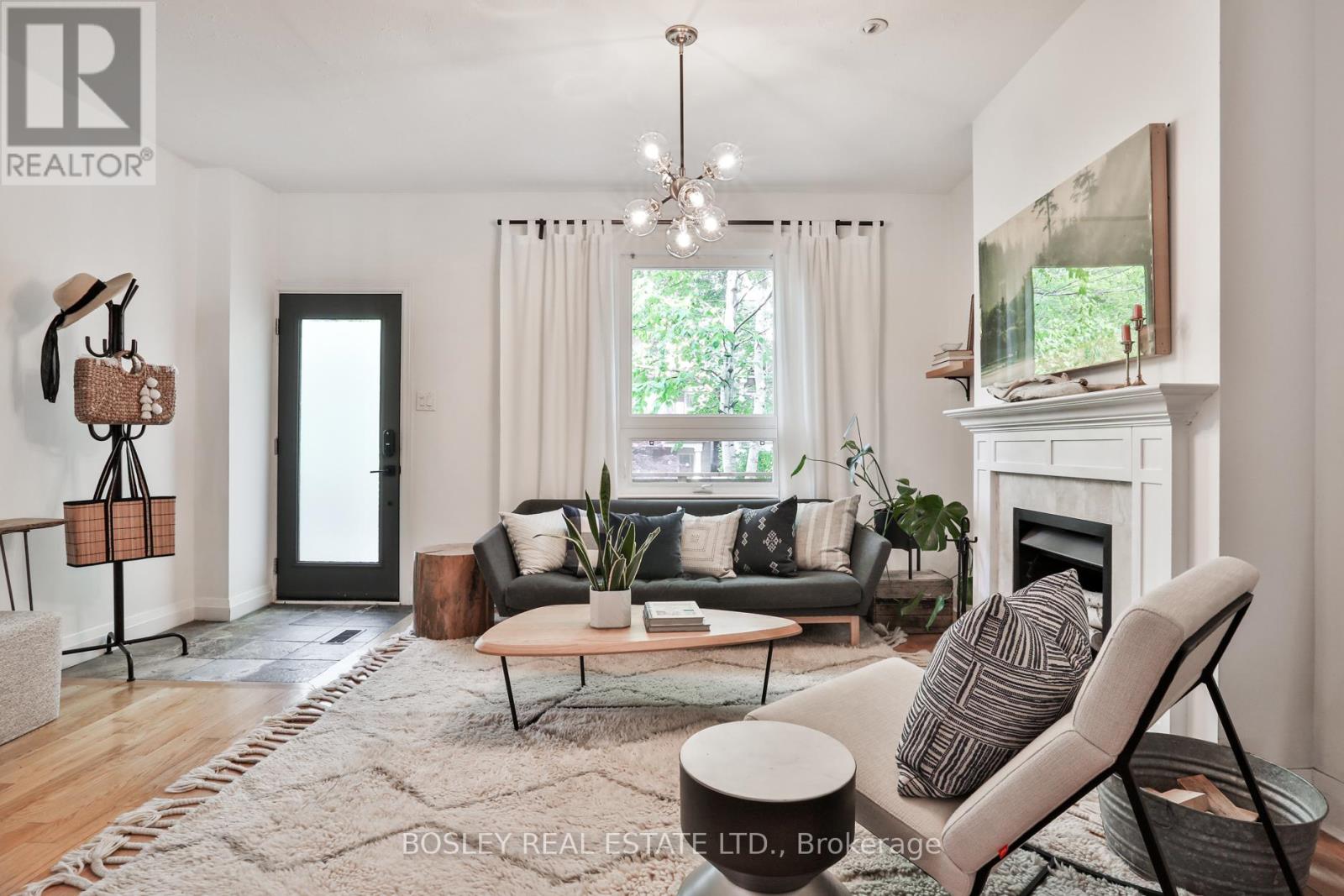 9 Prust Avenue, Toronto (South Riverdale), Ontario  M4L 2M7 - Photo 5 - E12208926
