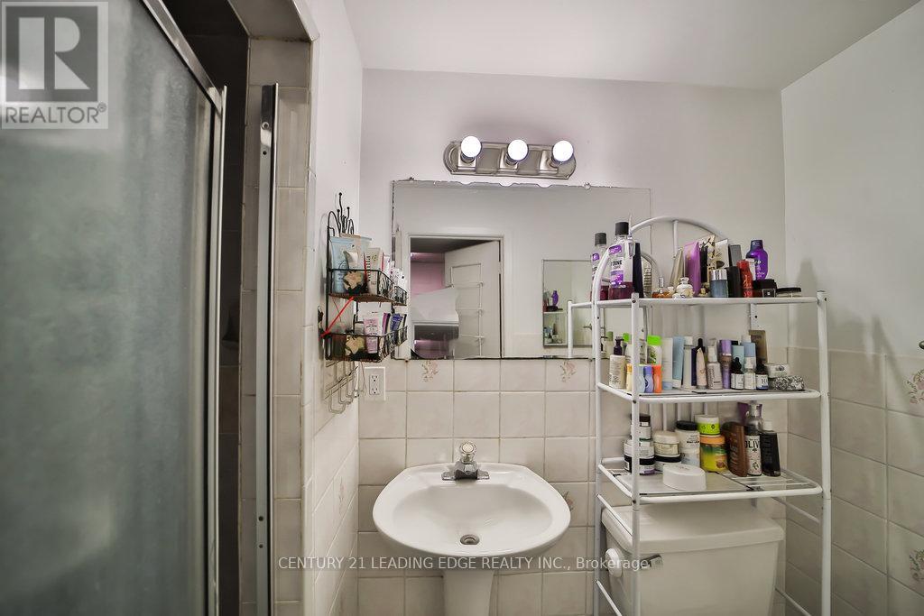 64 Hutcherson Square, Toronto, Ontario  M1B 1C6 - Photo 17 - E12208953