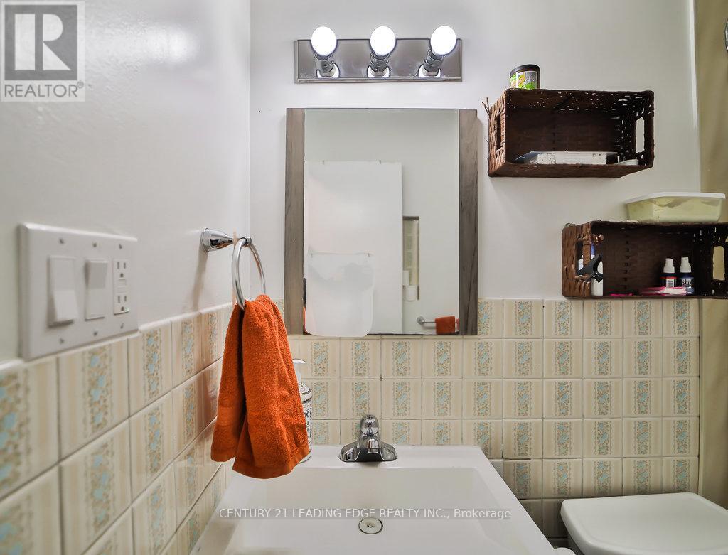 64 Hutcherson Square, Toronto, Ontario  M1B 1C6 - Photo 6 - E12208953