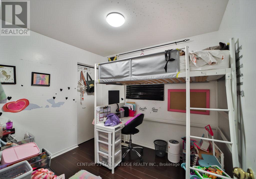 64 Hutcherson Square, Toronto, Ontario  M1B 1C6 - Photo 8 - E12208953