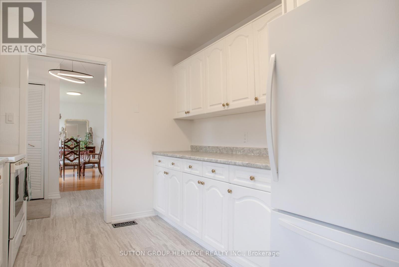 581 Arnhem Drive, Oshawa, Ontario  L1G 2J7 - Photo 12 - E12208986