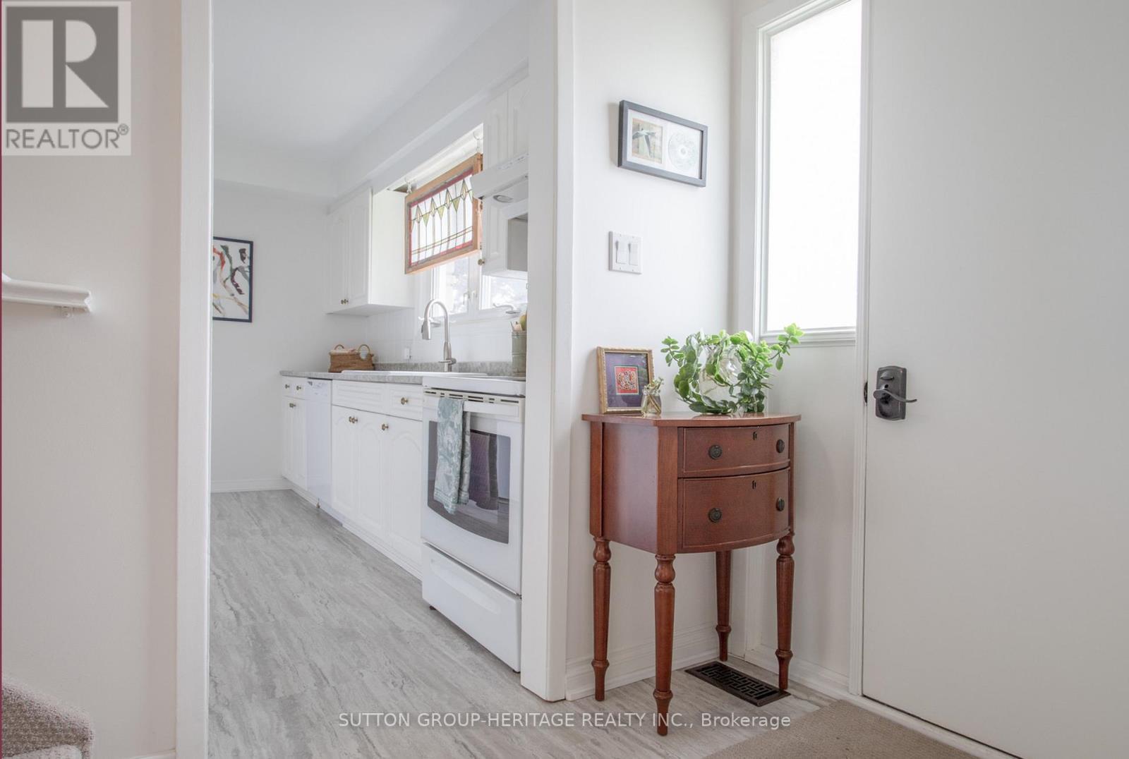 581 Arnhem Drive, Oshawa, Ontario  L1G 2J7 - Photo 13 - E12208986