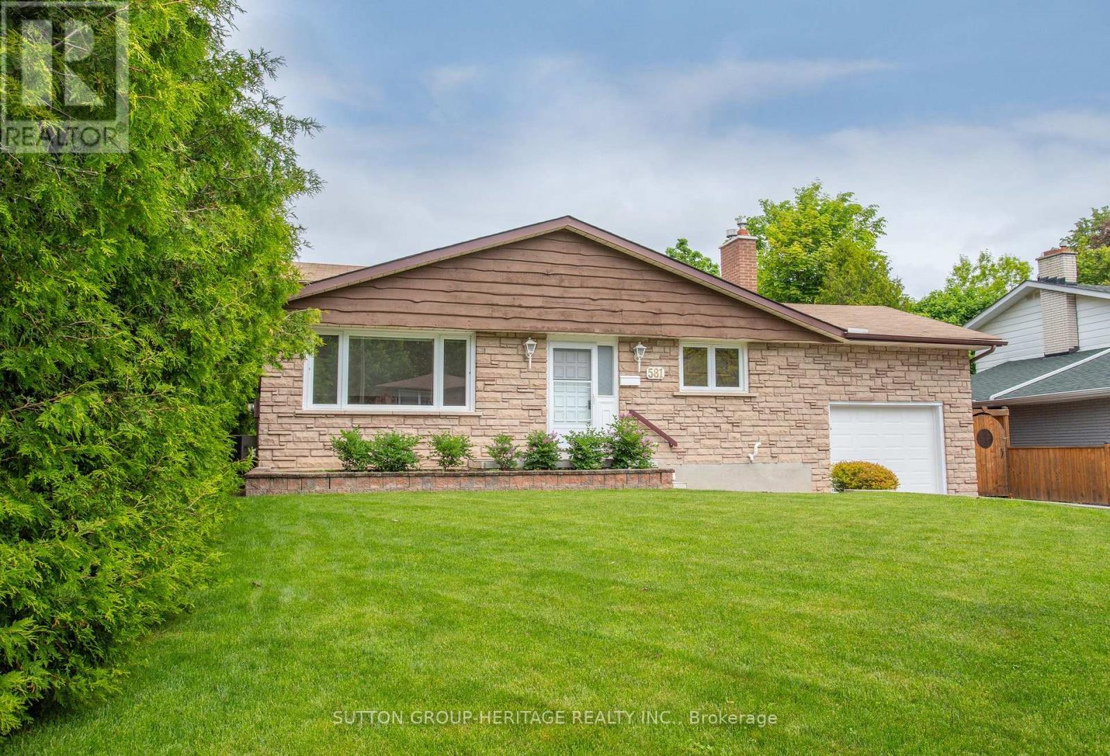 581 Arnhem Drive, Oshawa, Ontario  L1G 2J7 - Photo 2 - E12208986