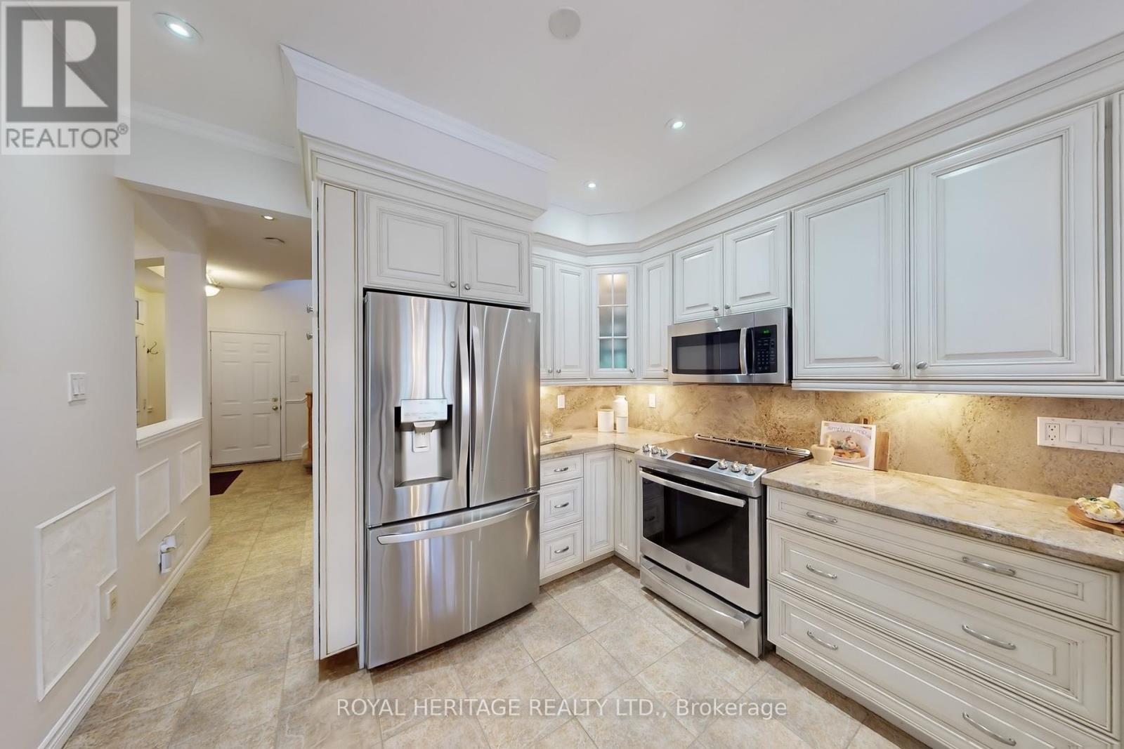 96 Waterbridge Way, Toronto, Ontario  M1C 5C1 - Photo 8 - E12208996