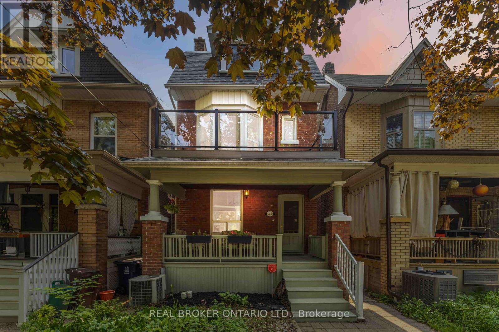 284 WAVERLEY ROAD, Toronto, Ontario