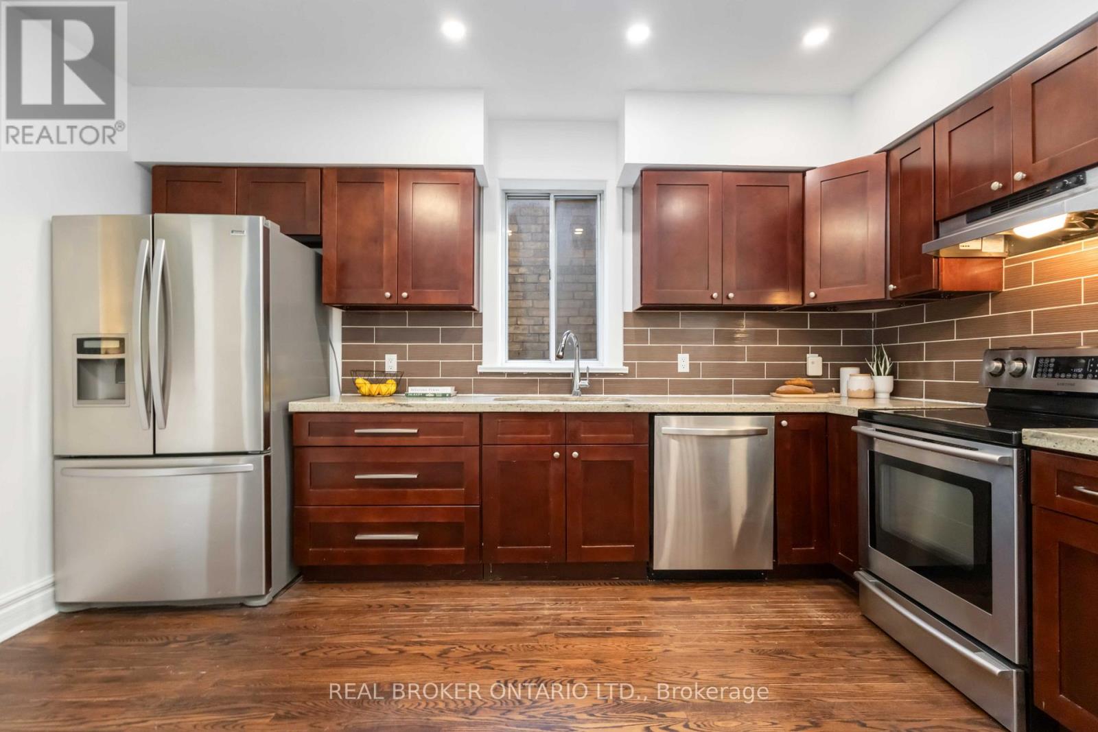284 Waverley Road, Toronto, Ontario  M4L 3T6 - Photo 12 - E12209084