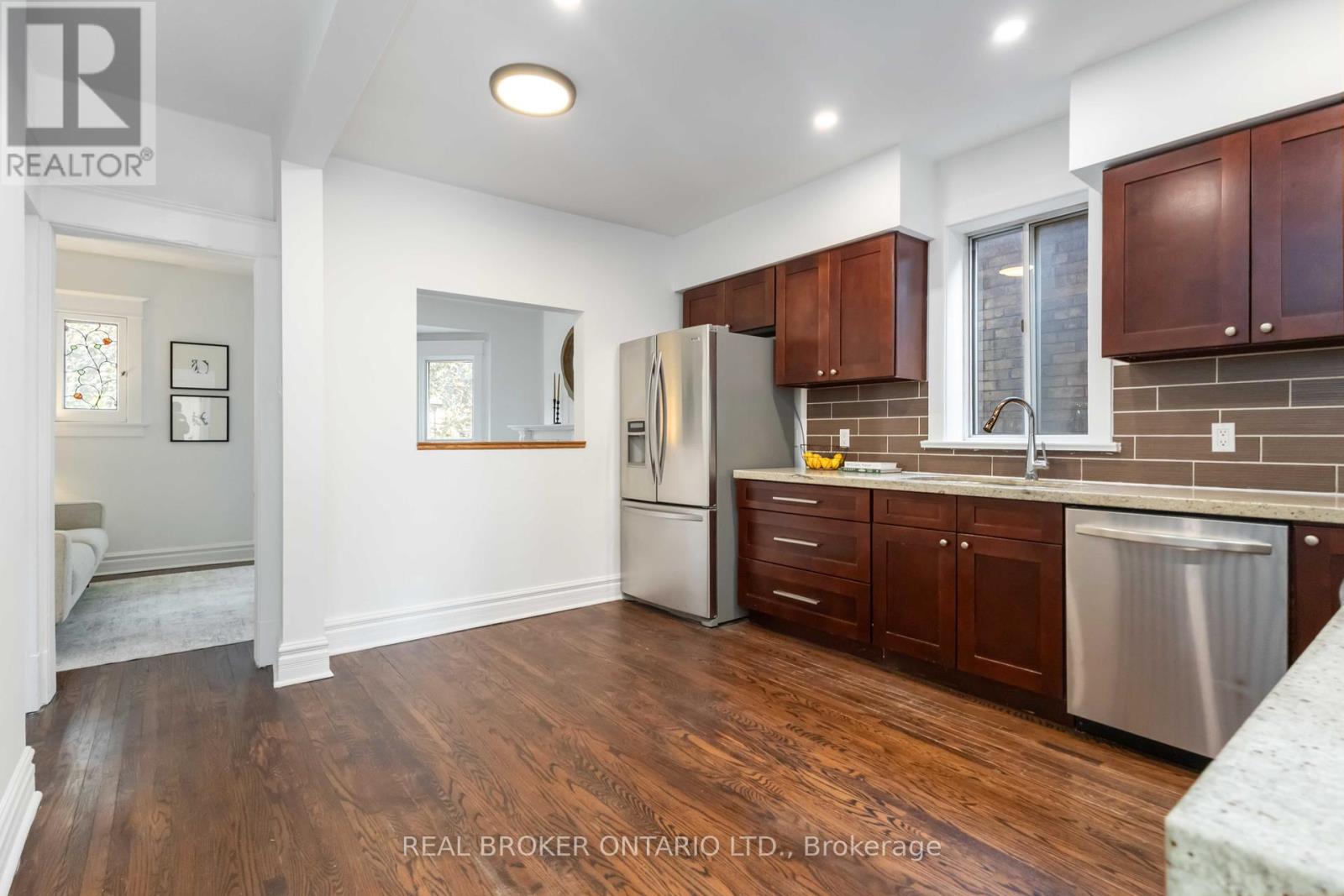 284 Waverley Road, Toronto, Ontario  M4L 3T6 - Photo 4 - E12209084