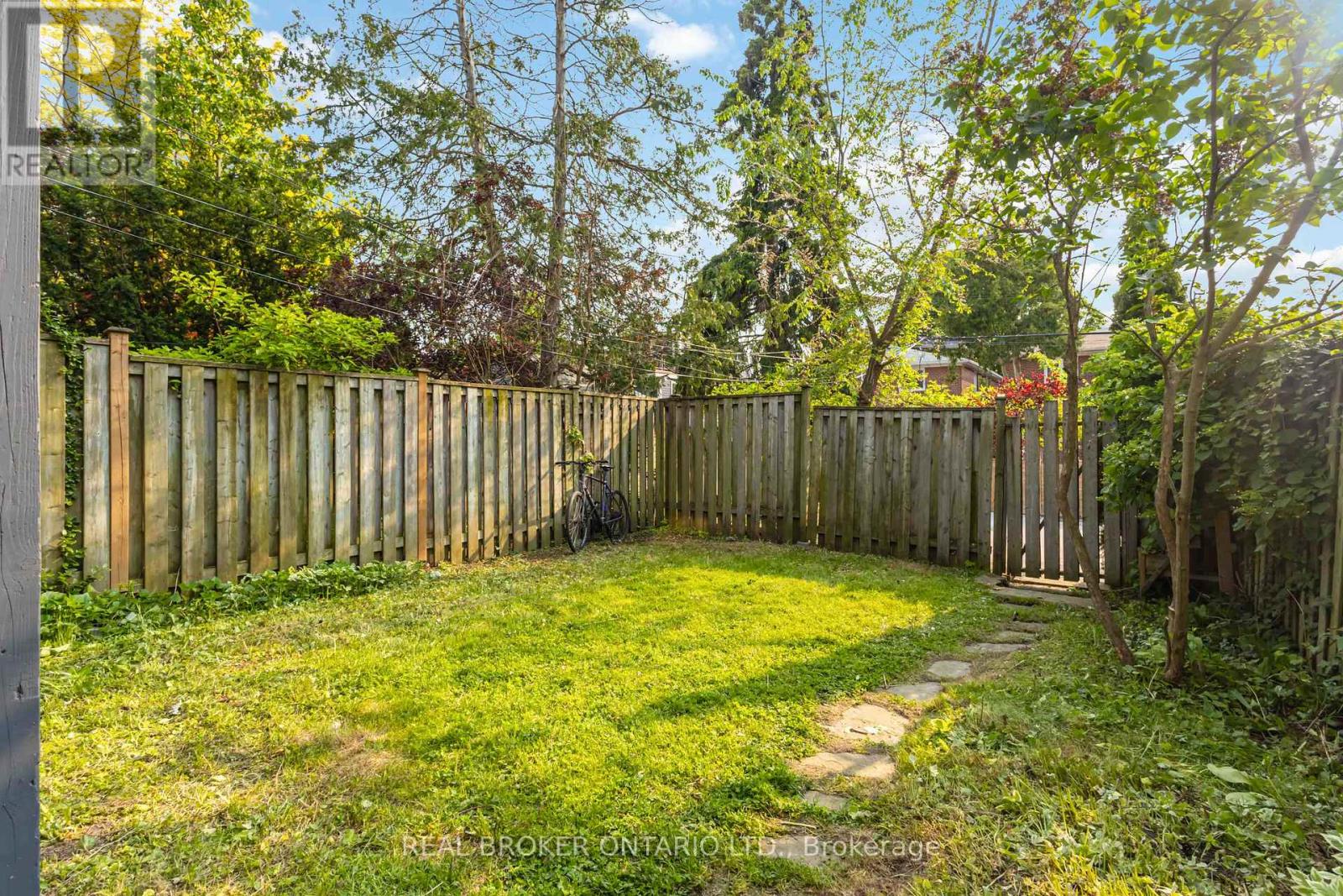 284 Waverley Road, Toronto, Ontario  M4L 3T6 - Photo 43 - E12209084