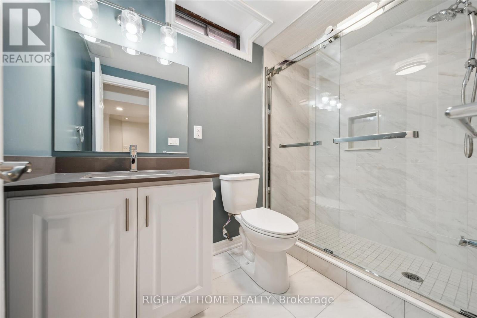 2130 Blue Ridge Crescent, Pickering, Ontario  L1X 2M7 - Photo 26 - E12209101