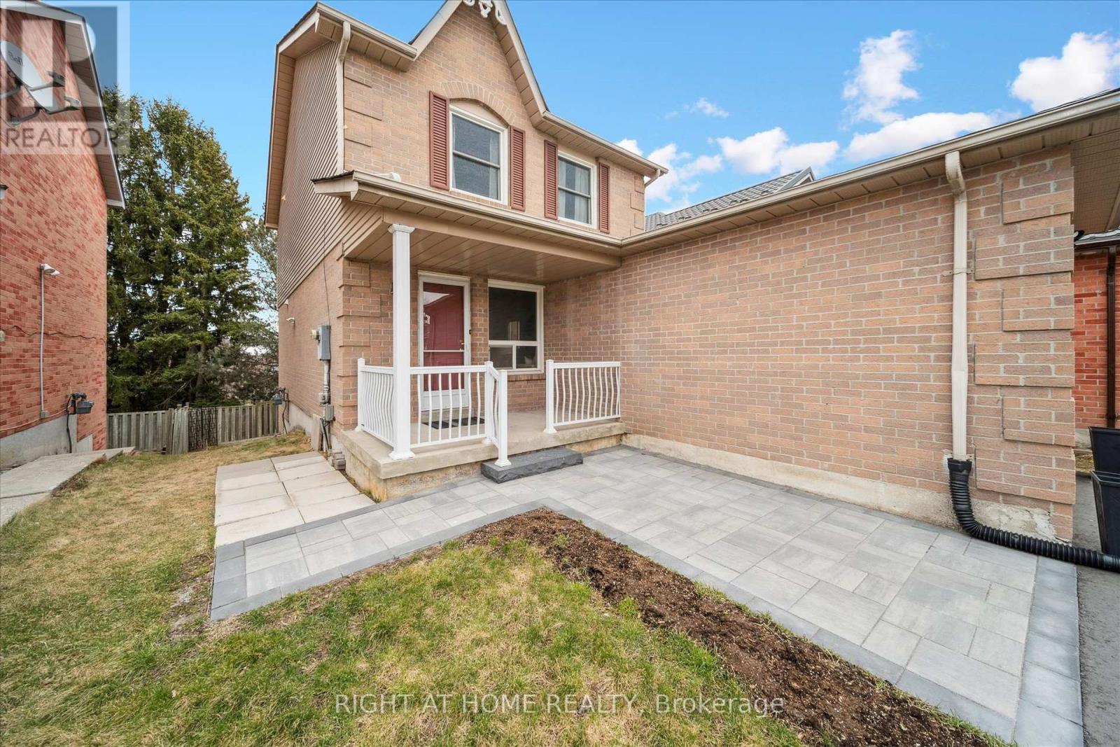 2130 Blue Ridge Crescent, Pickering, Ontario  L1X 2M7 - Photo 4 - E12209101
