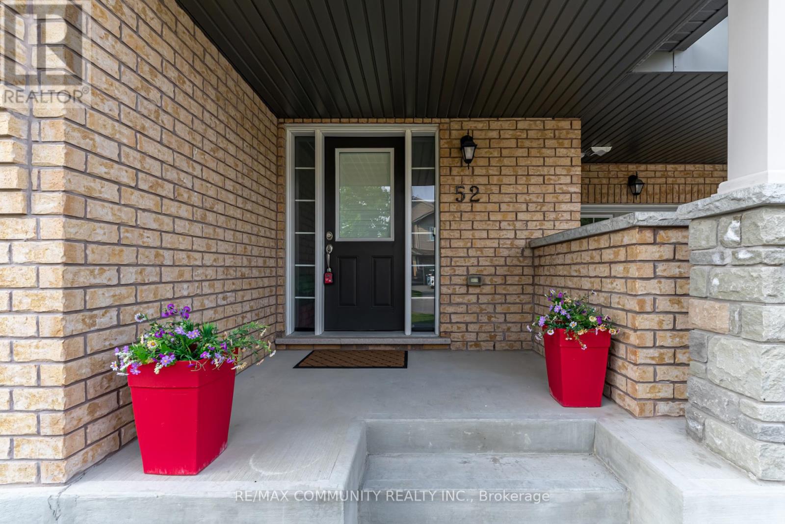52 Nearco Crescent, Oshawa, Ontario  L1L 0J4 - Photo 3 - E12209153
