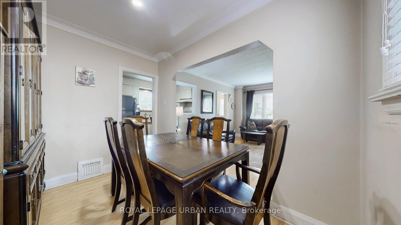 61 Binswood Avenue, Toronto (East York), Ontario  M4C 3N8 - Photo 10 - E12209226