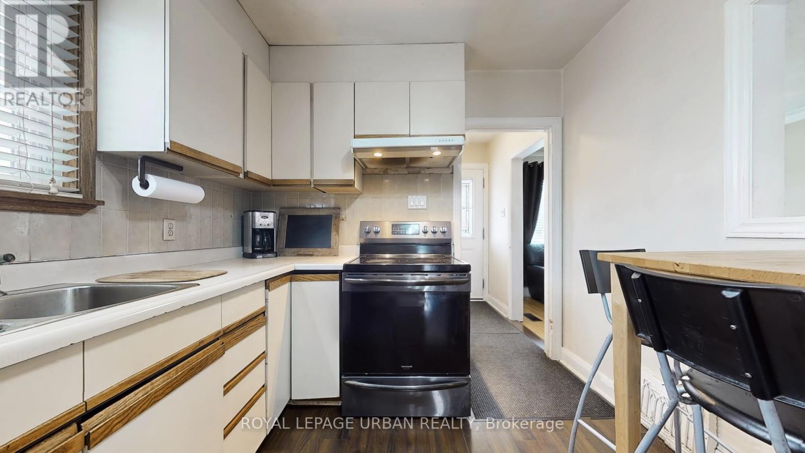 61 Binswood Avenue, Toronto (East York), Ontario  M4C 3N8 - Photo 13 - E12209226