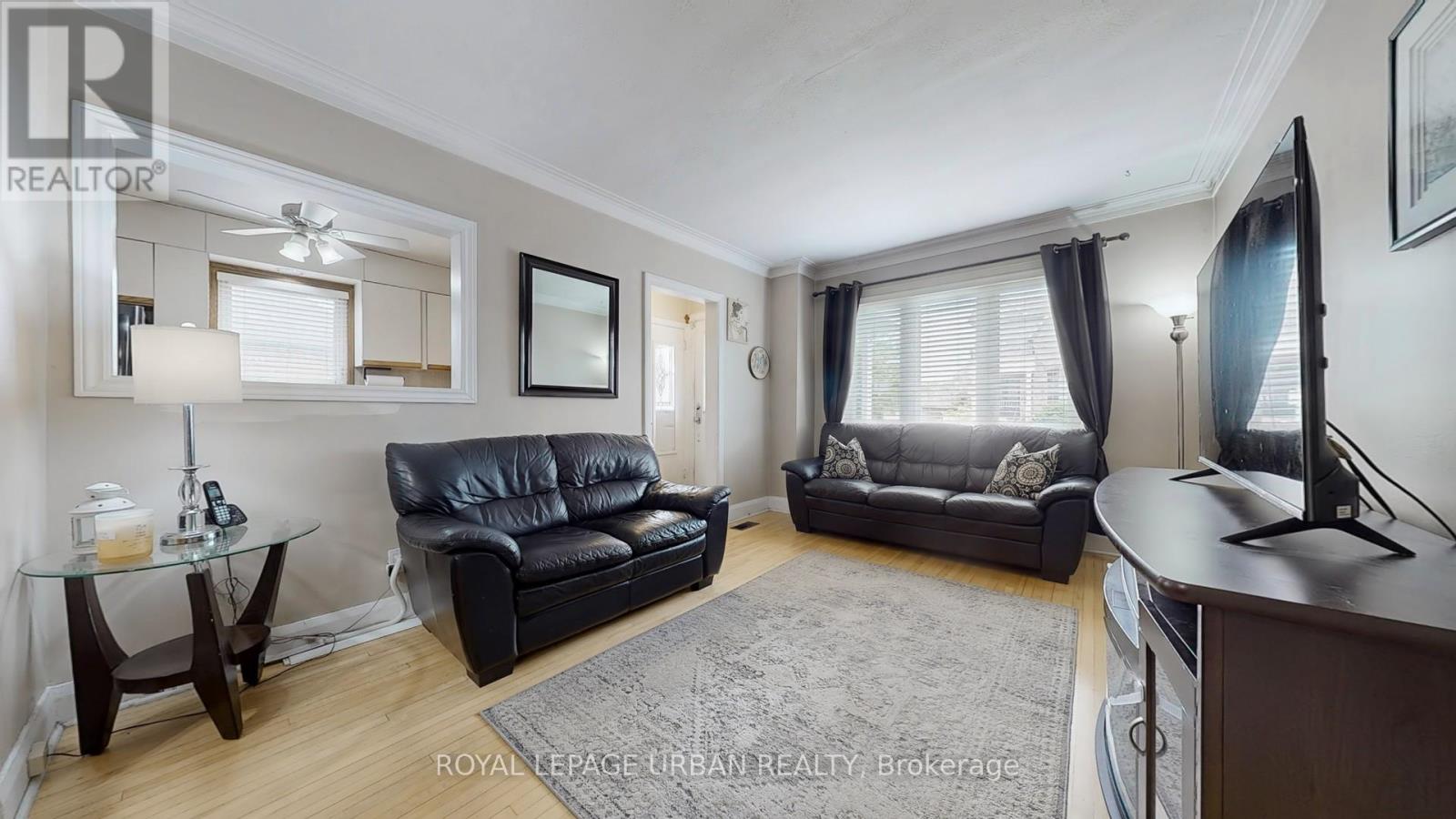 61 Binswood Avenue, Toronto (East York), Ontario  M4C 3N8 - Photo 5 - E12209226