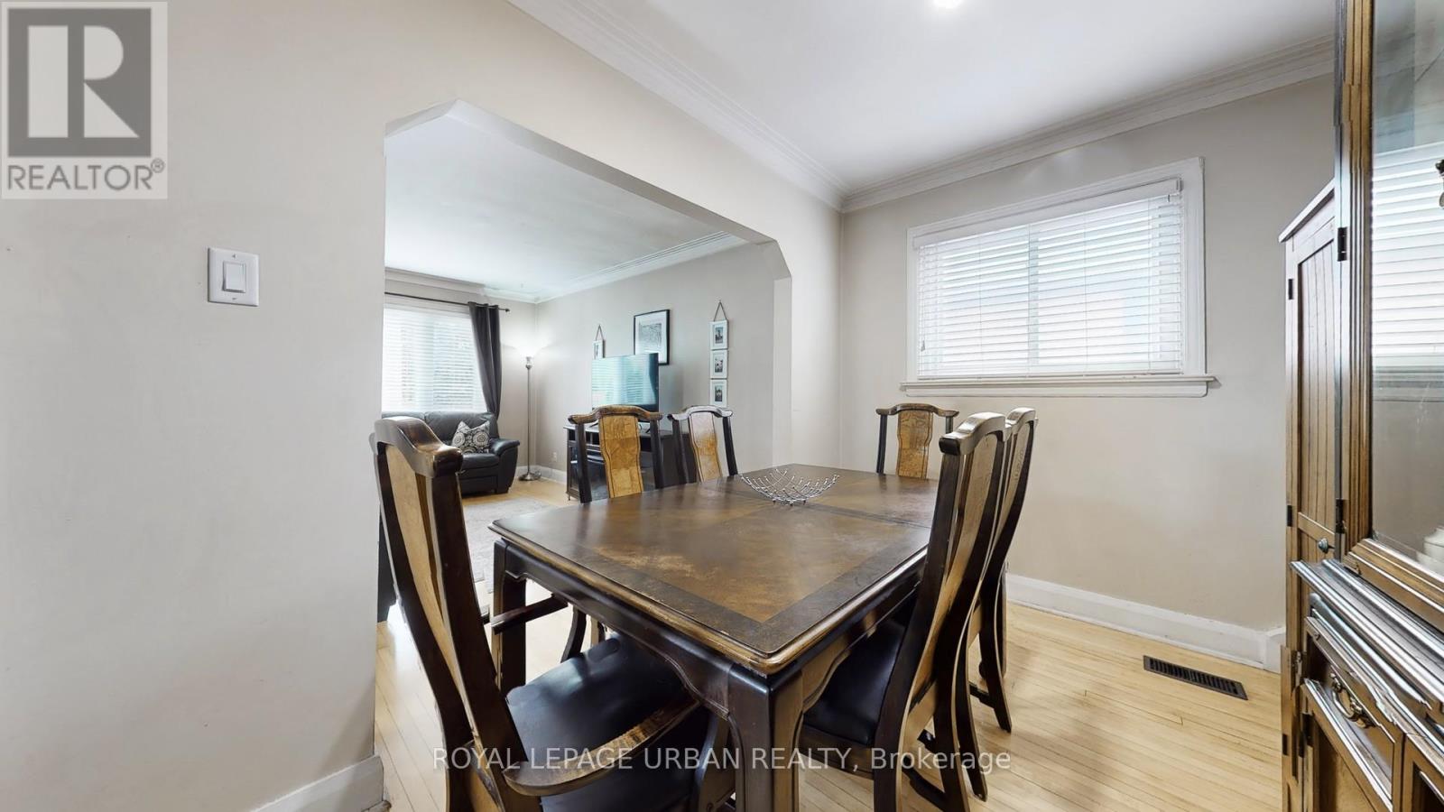 61 Binswood Avenue, Toronto (East York), Ontario  M4C 3N8 - Photo 9 - E12209226