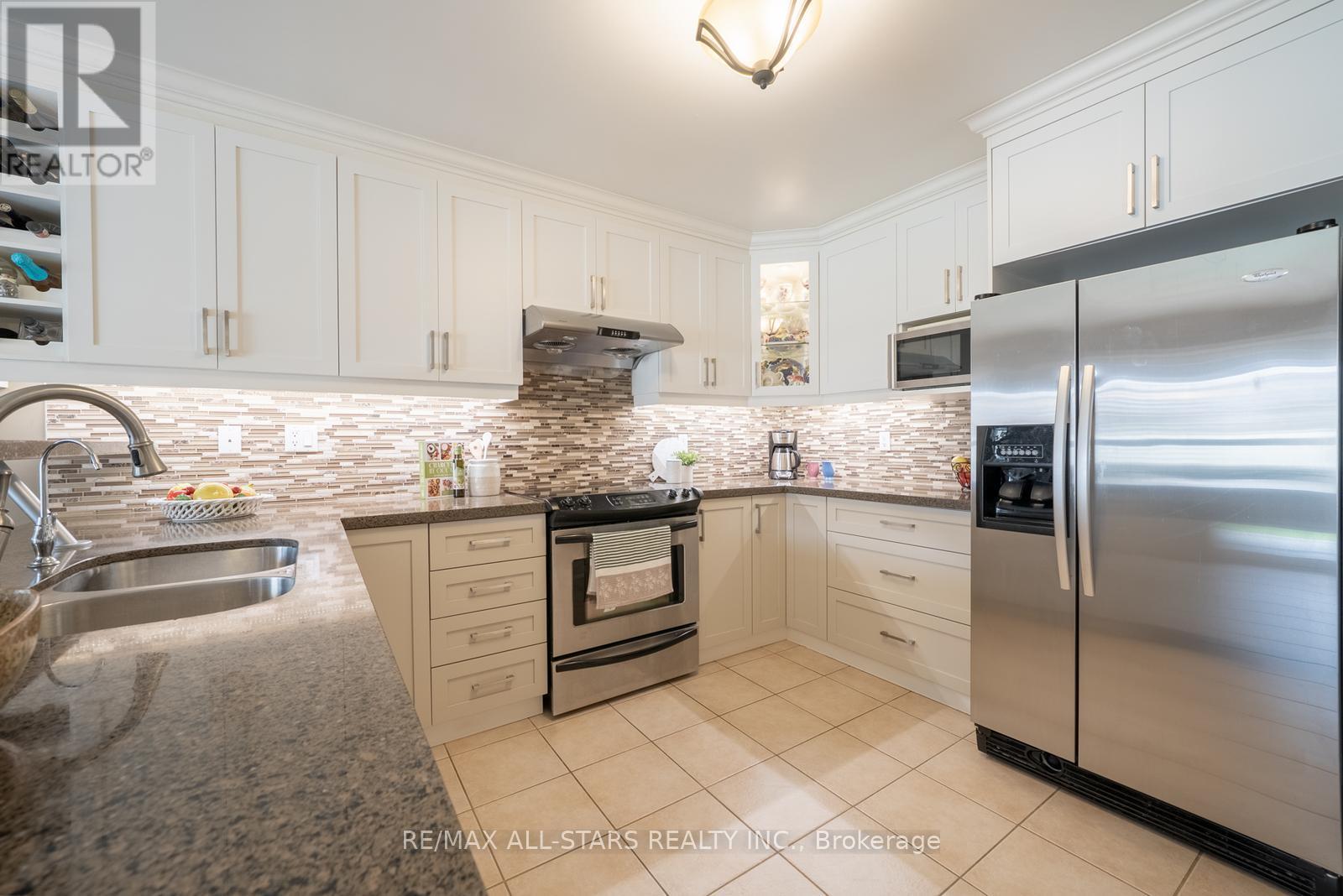 124 Richard Coulson Crescent, Whitchurch-Stouffville, Ontario  L4A 0H9 - Photo 16 - N12208760