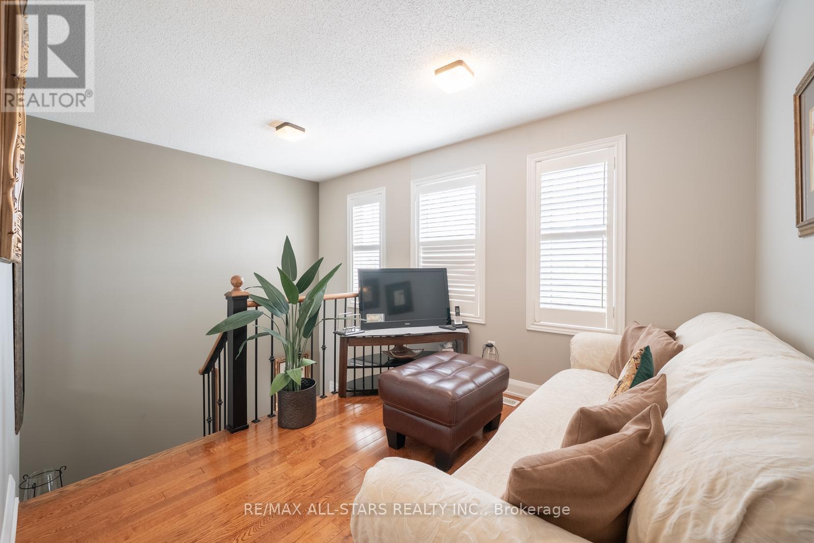 124 Richard Coulson Crescent, Whitchurch-Stouffville, Ontario  L4A 0H9 - Photo 19 - N12208760