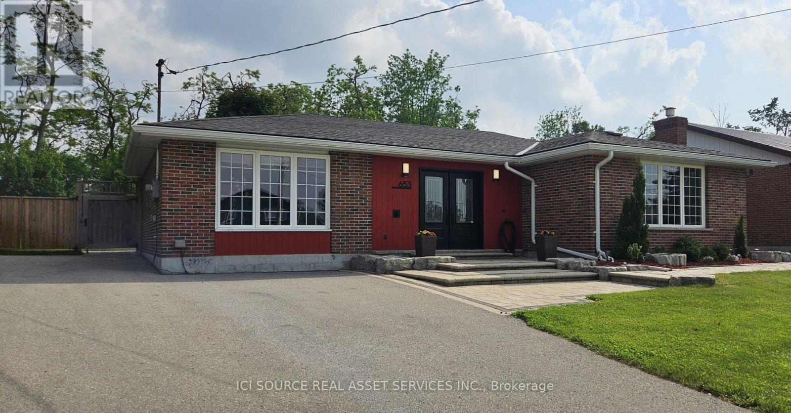 653 Simcoe Street, Brock, Ontario  L0K 1A0 - Photo 3 - N12208785