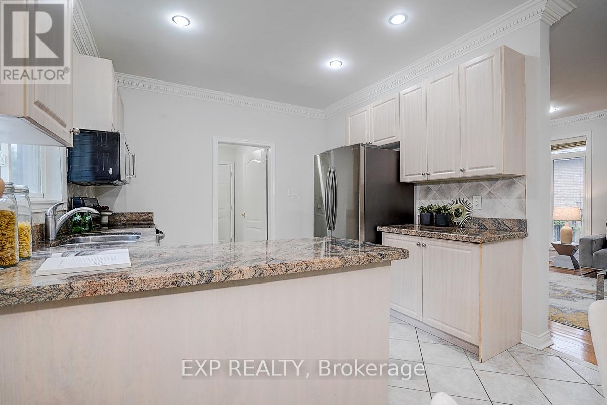 12 Tormina Court, Markham, Ontario  L3S 4R2 - Photo 23 - N12208810