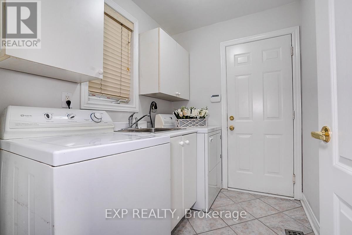 12 Tormina Court, Markham, Ontario  L3S 4R2 - Photo 26 - N12208810