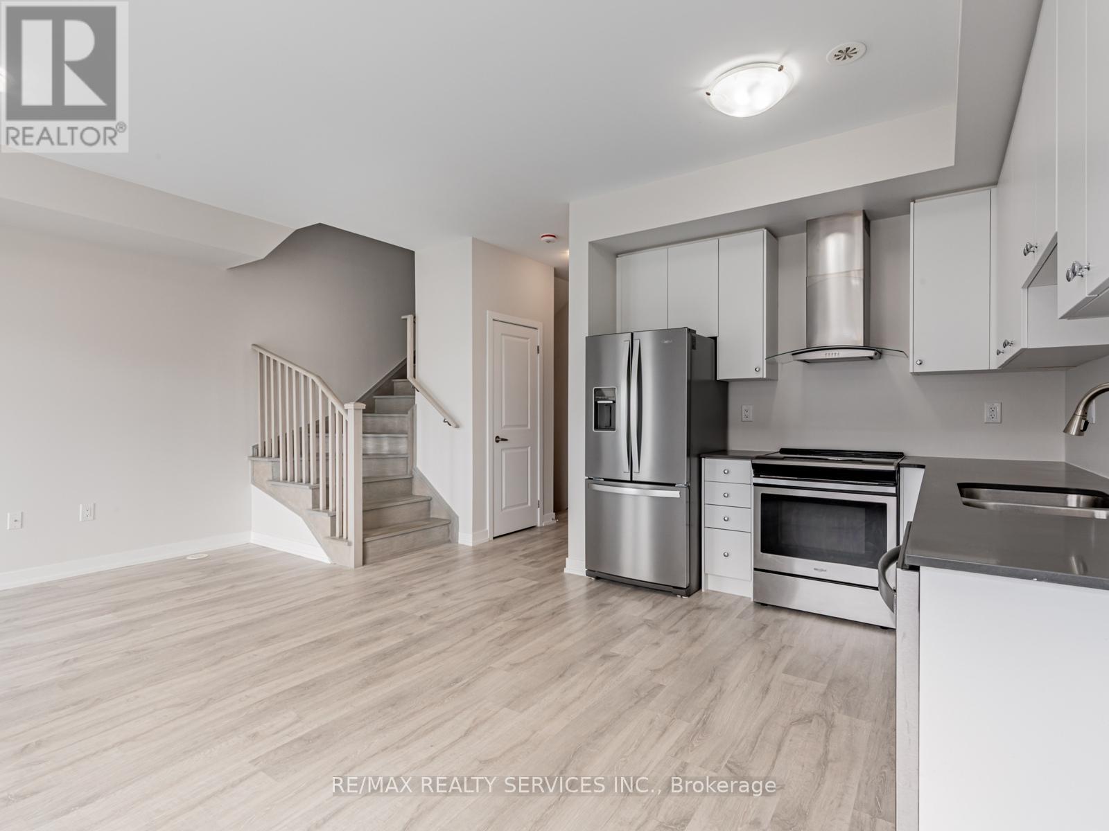 5 Lachine Street, Vaughan, Ontario  L4L 0L9 - Photo 10 - N12208828