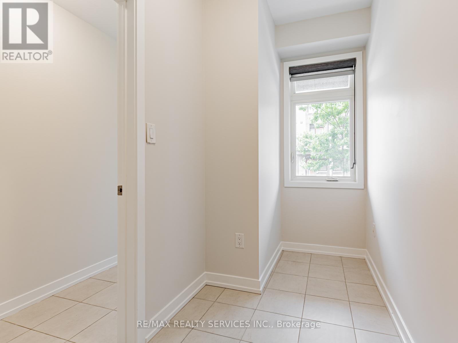 5 Lachine Street, Vaughan, Ontario  L4L 0L9 - Photo 4 - N12208828