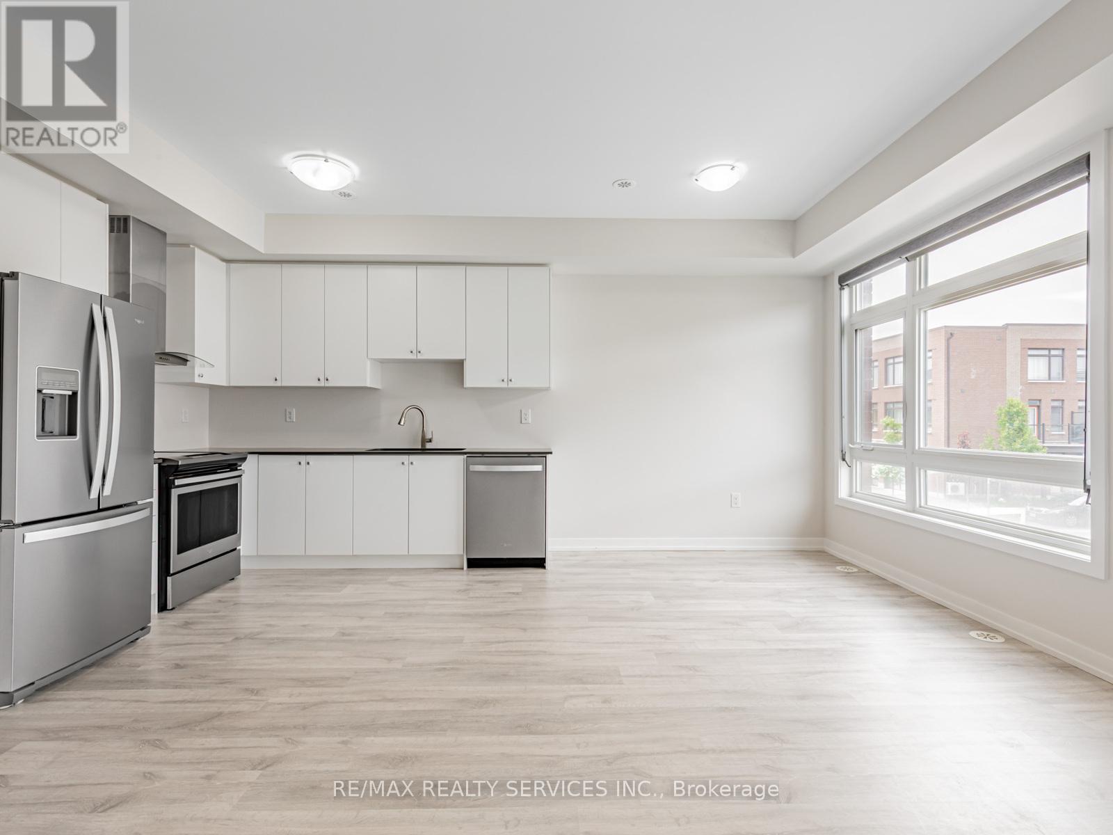 5 Lachine Street, Vaughan, Ontario  L4L 0L9 - Photo 6 - N12208828