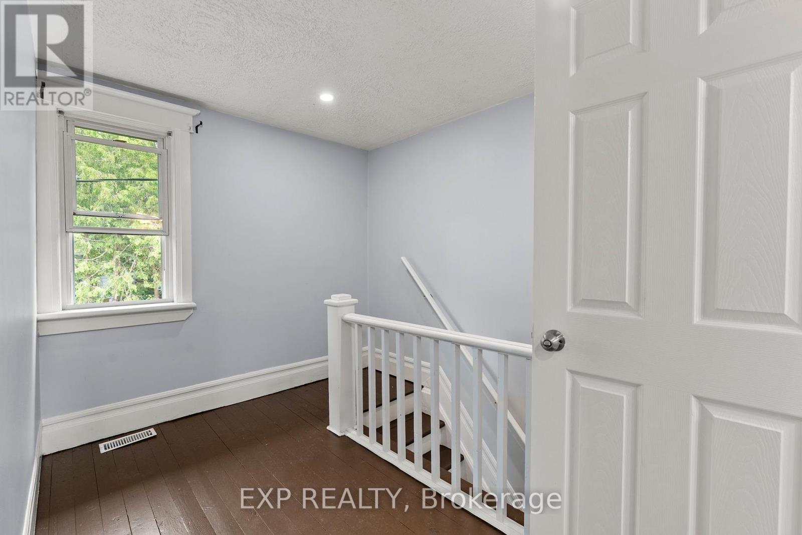 11027 Simcoe Street, Brock (Sunderland), Ontario  L0C 1H0 - Photo 15 - N12208842