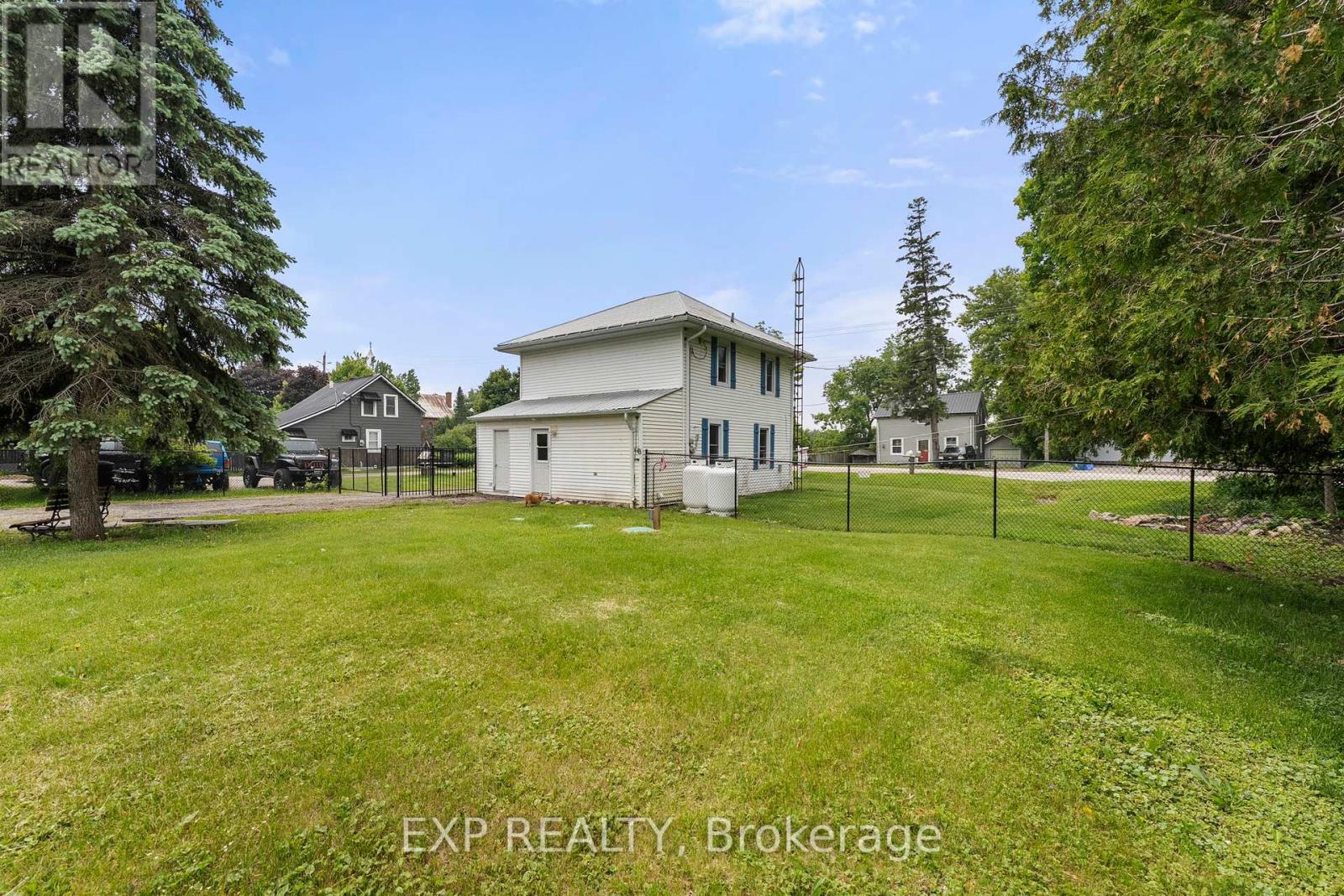 11027 Simcoe Street, Brock (Sunderland), Ontario  L0C 1H0 - Photo 25 - N12208842
