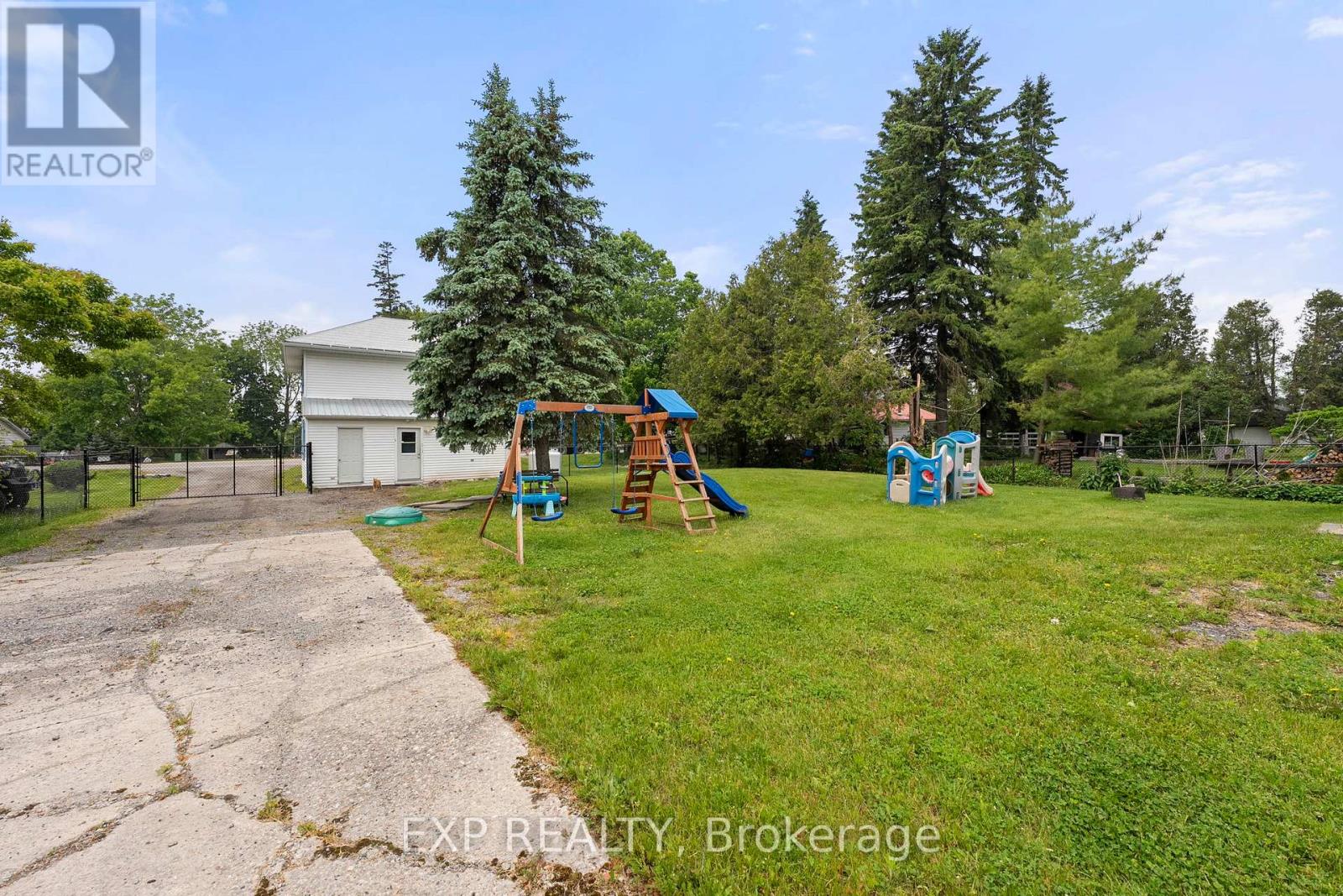 11027 Simcoe Street, Brock (Sunderland), Ontario  L0C 1H0 - Photo 26 - N12208842