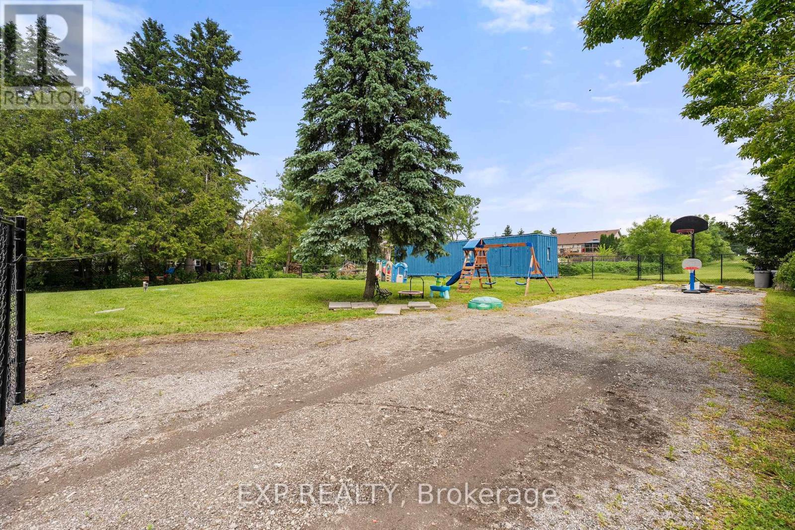11027 Simcoe Street, Brock (Sunderland), Ontario  L0C 1H0 - Photo 28 - N12208842