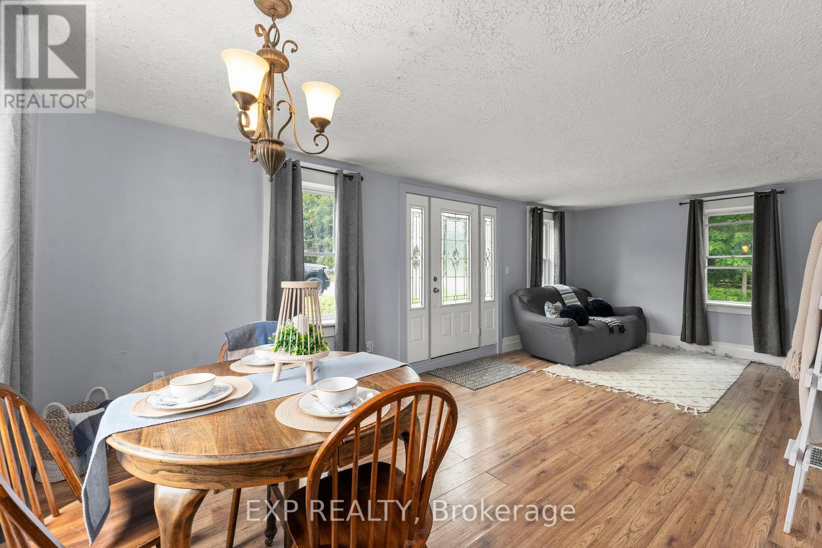 11027 Simcoe Street, Brock (Sunderland), Ontario  L0C 1H0 - Photo 8 - N12208842