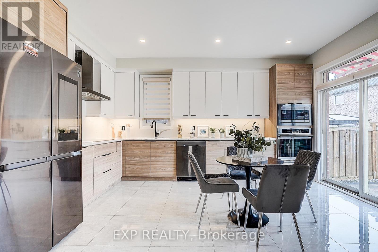 322 Stonebridge Drive, Markham (Berczy), Ontario  L6C 0C5 - Photo 14 - N12208851