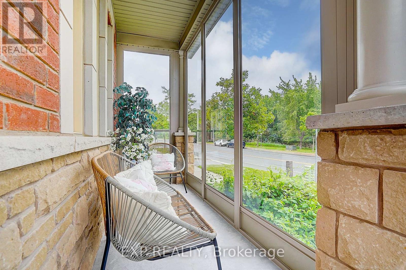 322 Stonebridge Drive, Markham (Berczy), Ontario  L6C 0C5 - Photo 4 - N12208851
