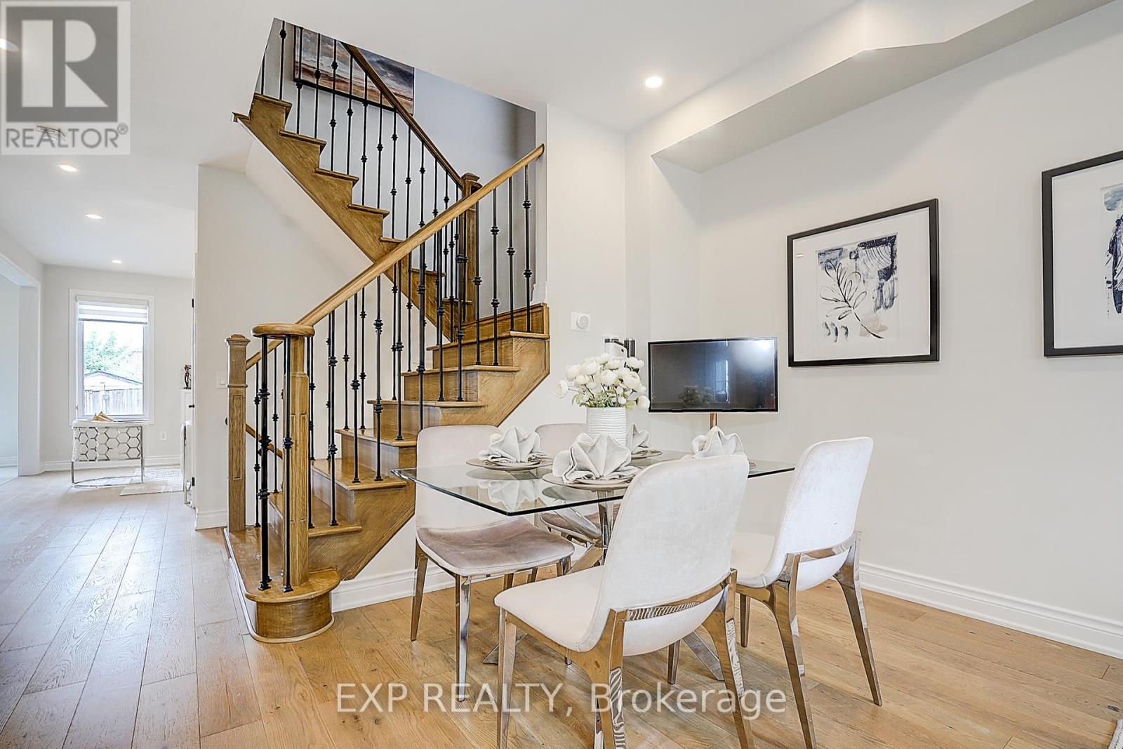 322 Stonebridge Drive, Markham (Berczy), Ontario  L6C 0C5 - Photo 9 - N12208851