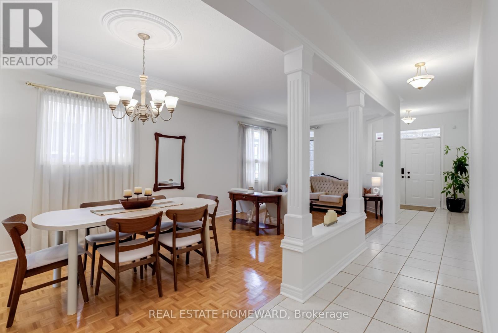 207 Valentina Drive, Markham (Village Green-South Unionville), Ontario  L3R 4R5 - Photo 5 - N12208867
