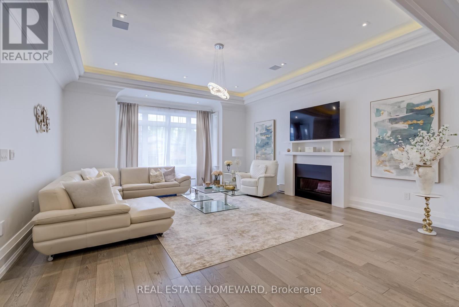 6 Mackay Drive, Richmond Hill, Ontario  L4C 6P1 - Photo 10 - N12208870