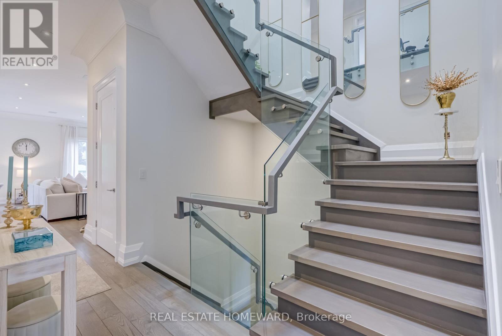 6 Mackay Drive, Richmond Hill, Ontario  L4C 6P1 - Photo 23 - N12208870