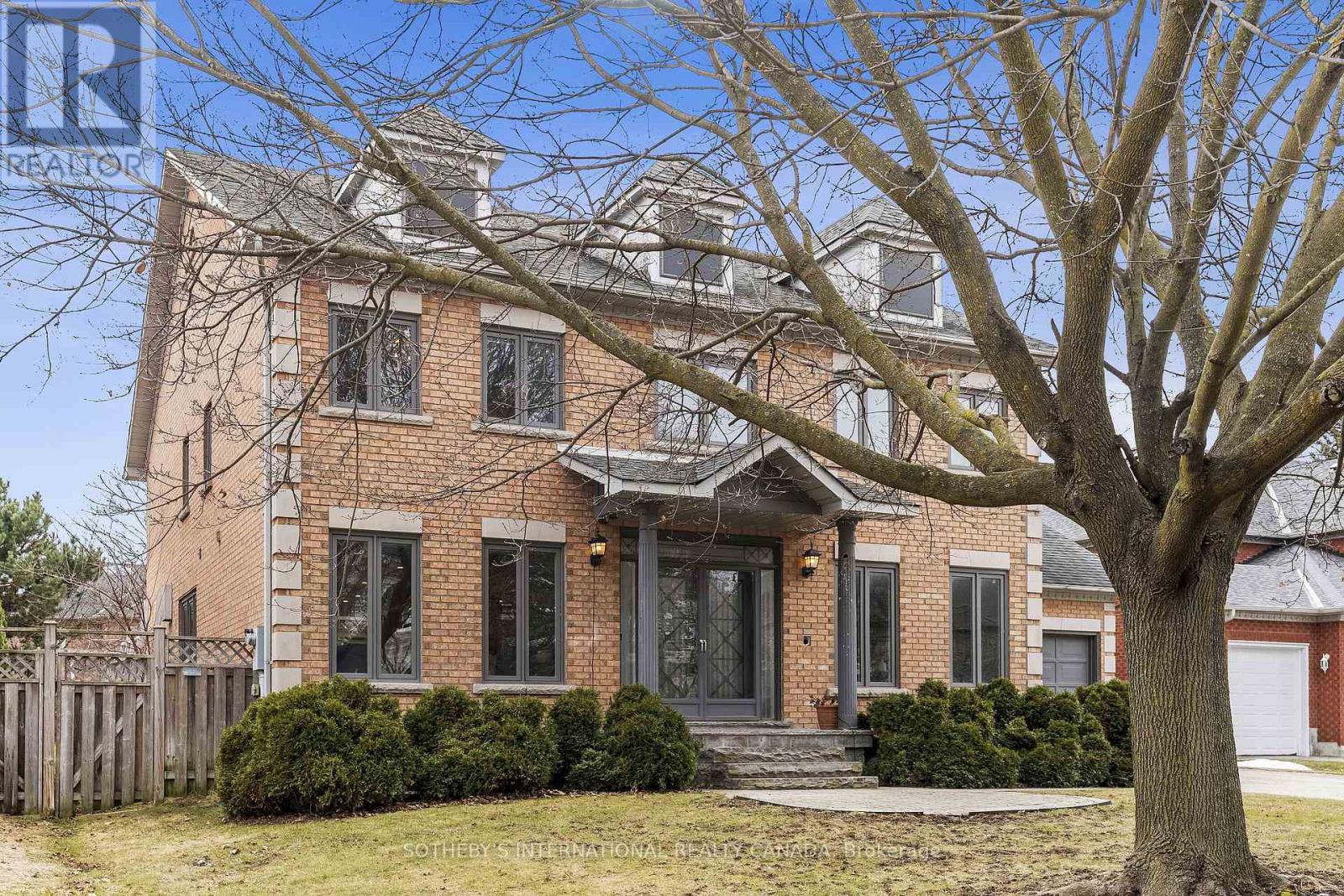 16 EASTGATE CRESCENT, richmond hill (bayview hill), Ontario