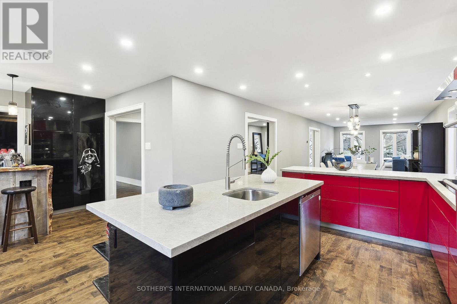 16 Eastgate Crescent, Richmond Hill (Bayview Hill), Ontario  L4B 3G5 - Photo 6 - N12208910