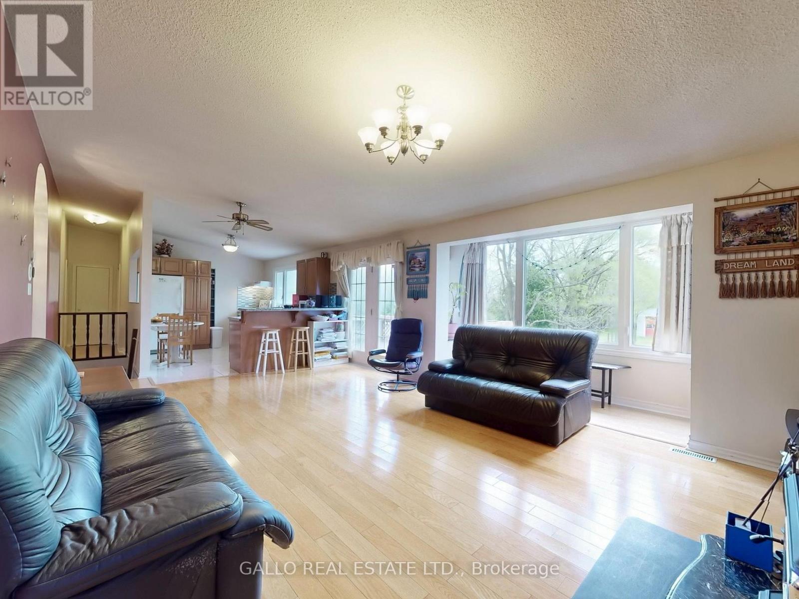 4883 Bethesda Road, Whitchurch-Stouffville, Ontario  L4A 3Z9 - Photo 8 - N12209018