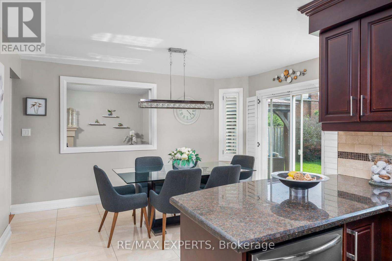 231 Ridgefield Crescent, Vaughan, Ontario  L6A 1J6 - Photo 11 - N12209029