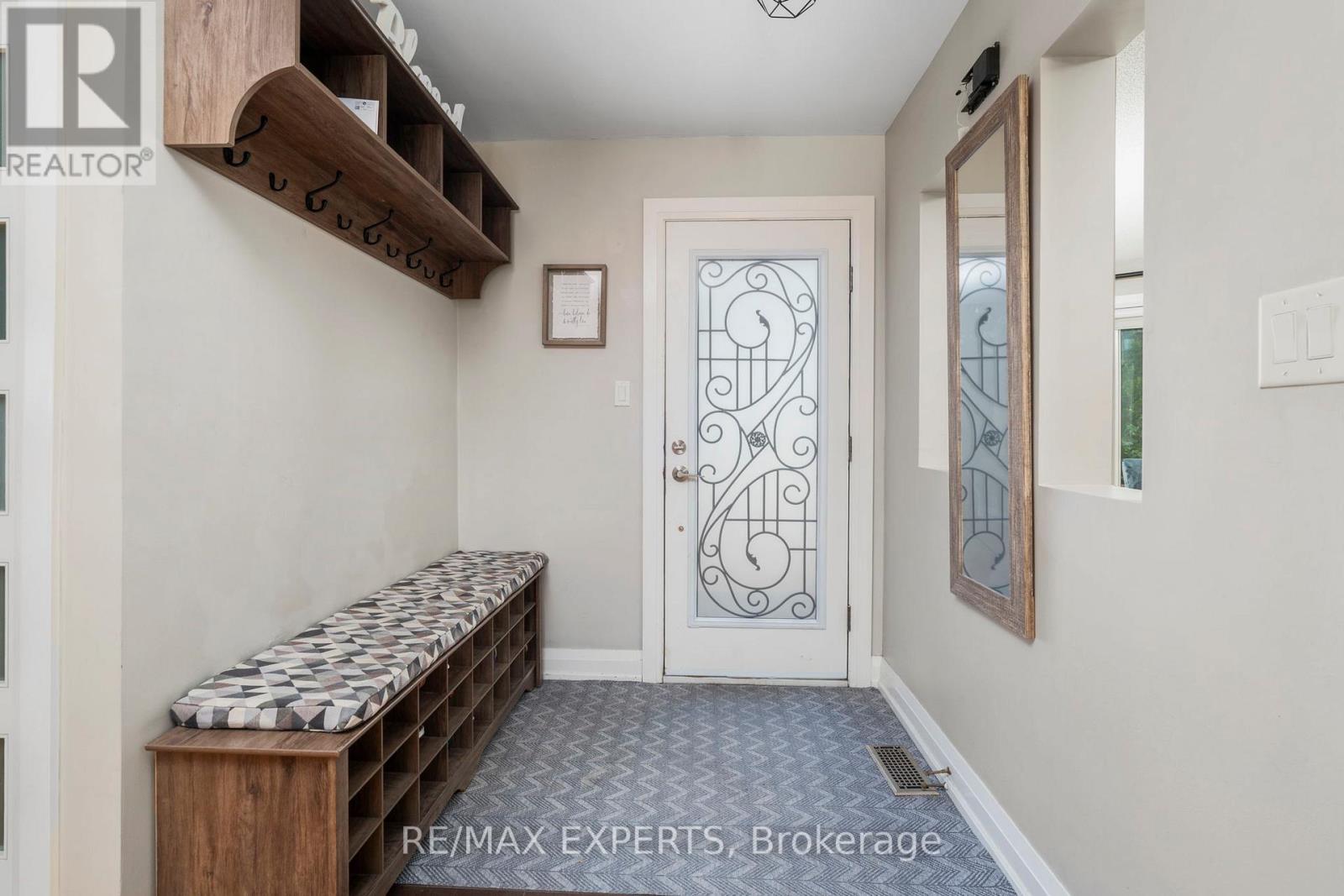 231 Ridgefield Crescent, Vaughan, Ontario  L6A 1J6 - Photo 3 - N12209029