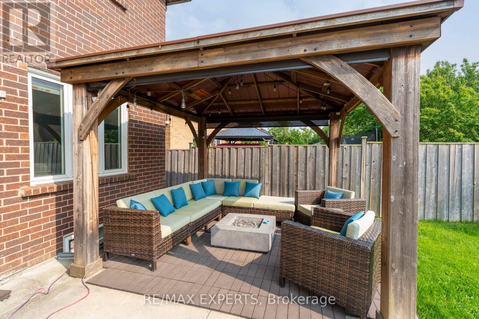 231 Ridgefield Crescent, Vaughan, Ontario  L6A 1J6 - Photo 31 - N12209029