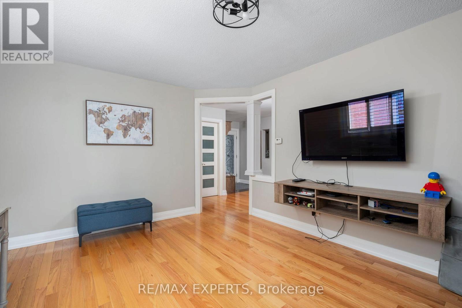 231 Ridgefield Crescent, Vaughan, Ontario  L6A 1J6 - Photo 7 - N12209029